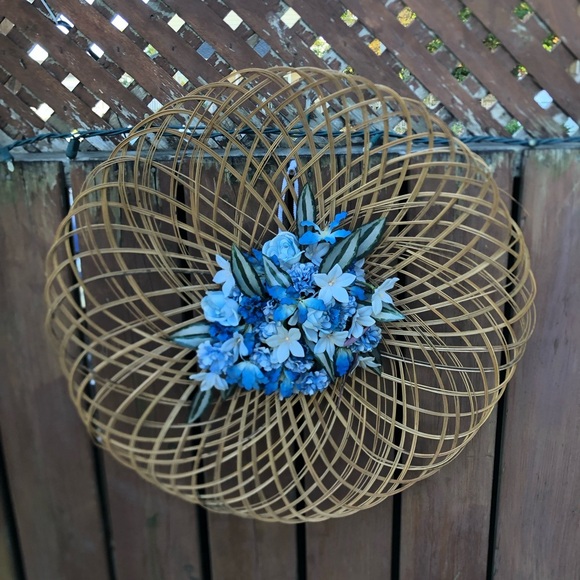 Vtg Woven Wall Decor with Blue Faux Florals - Picture 1 of 9